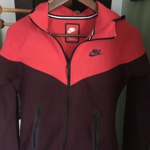 women's hooded sweatshirt